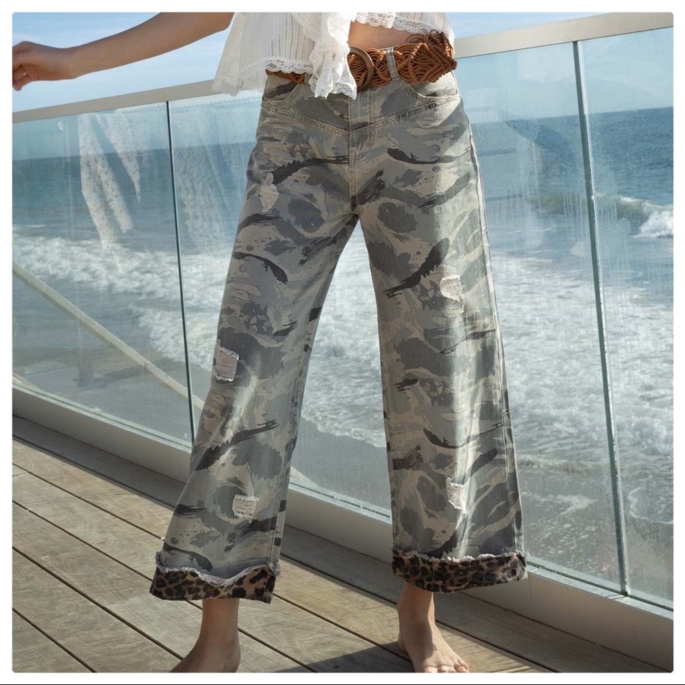 *LAST 3X* POL PLUS CAM-LEO Distressed Pants - Picture 8 of 15